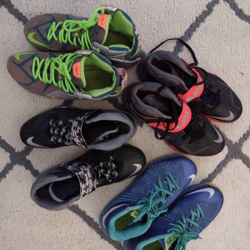 BOX OF NIKE LEBRON SNEAKERS SIZE 9 FOUR PAIRS